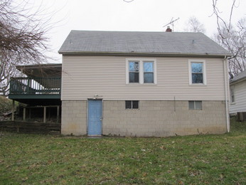 2310 Valleyview DrAlton, IL, 62002Madison County