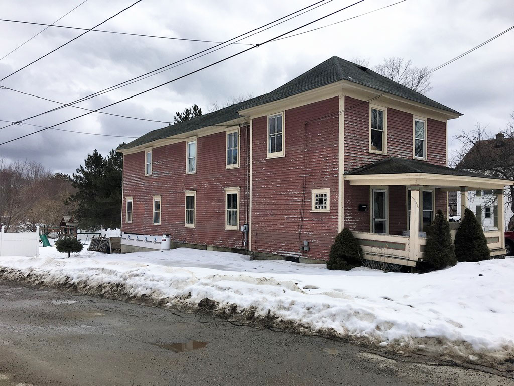 67 Lee Road, Lincoln, ME 04457
