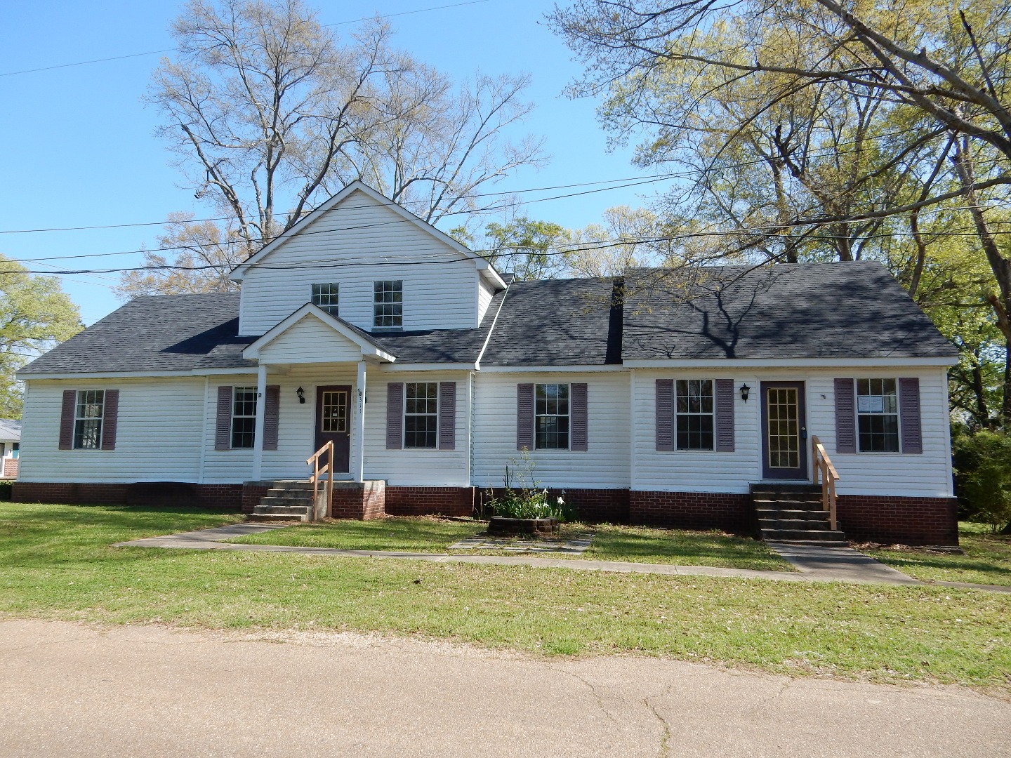 311 East Court StRaymond, MS, 39154Hinds County