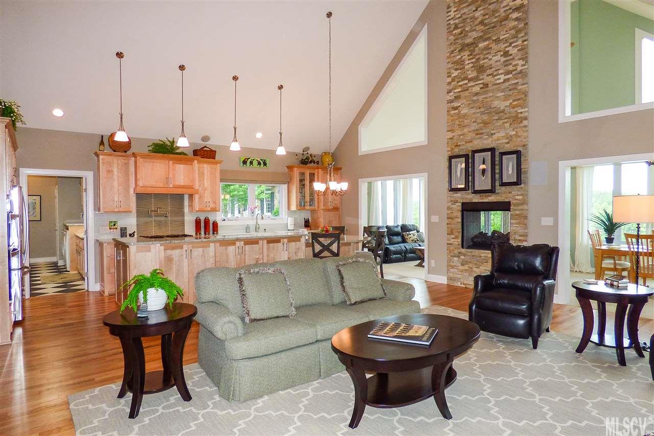 124 EDGEWATER CT, Granite Falls, NC 28630