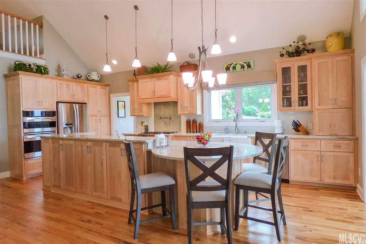 124 EDGEWATER CT, Granite Falls, NC 28630