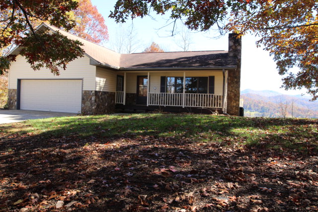 881 Holly Terrace Road, Franklin, NC 28734