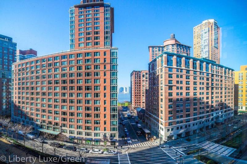 300 North End Ave, 10-M, New York, NY 10282