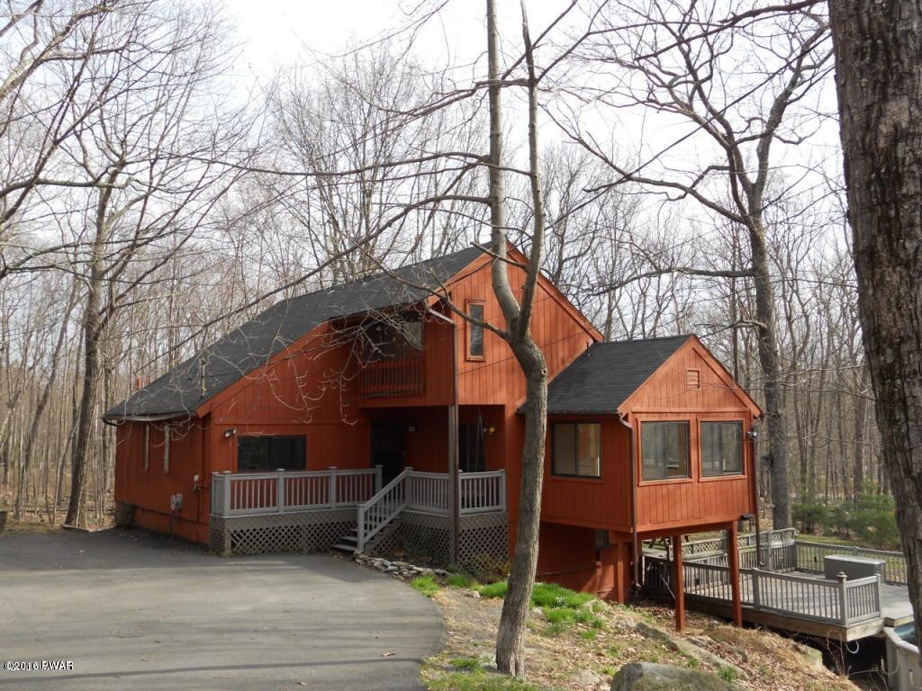 274 Water Forest Dr, Dingmans Ferry, PA 18328