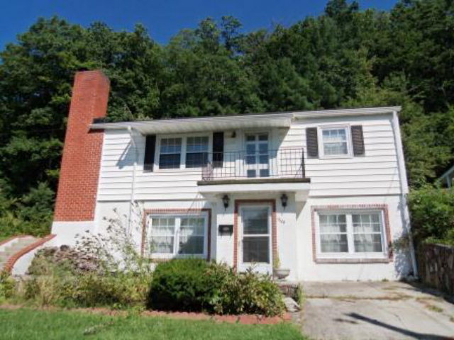 1606 Augusta St Ext, Bluefield, WV 24701