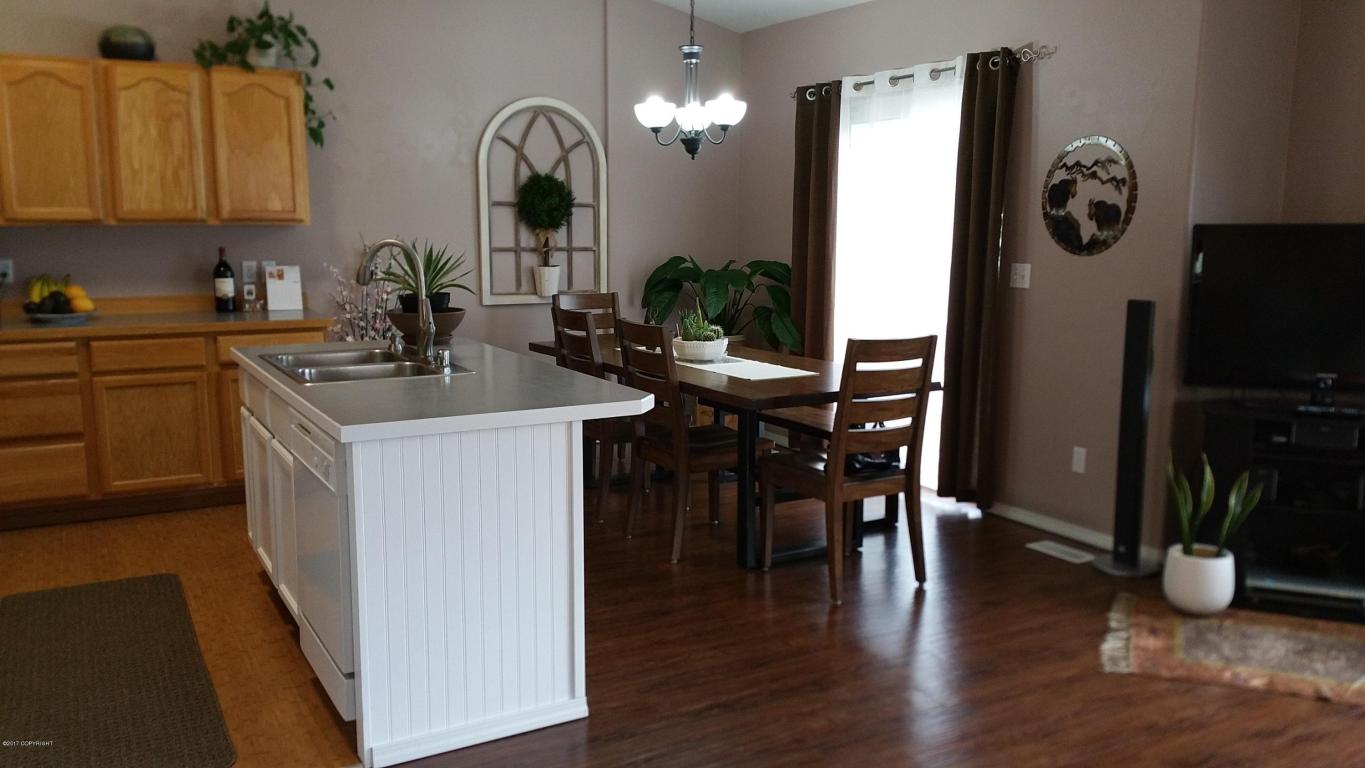 1704 Stratford Ct
