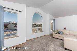 For Sale: 7810 Crescent Hill Cir Anchorage, AK 99507