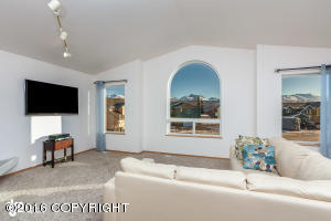 For Sale: 7810 Crescent Hill Cir Anchorage, AK 99507
