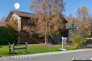 8940 Little Creek Dr