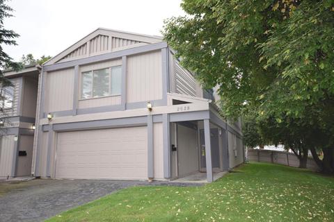 2042 Eastridge Dr