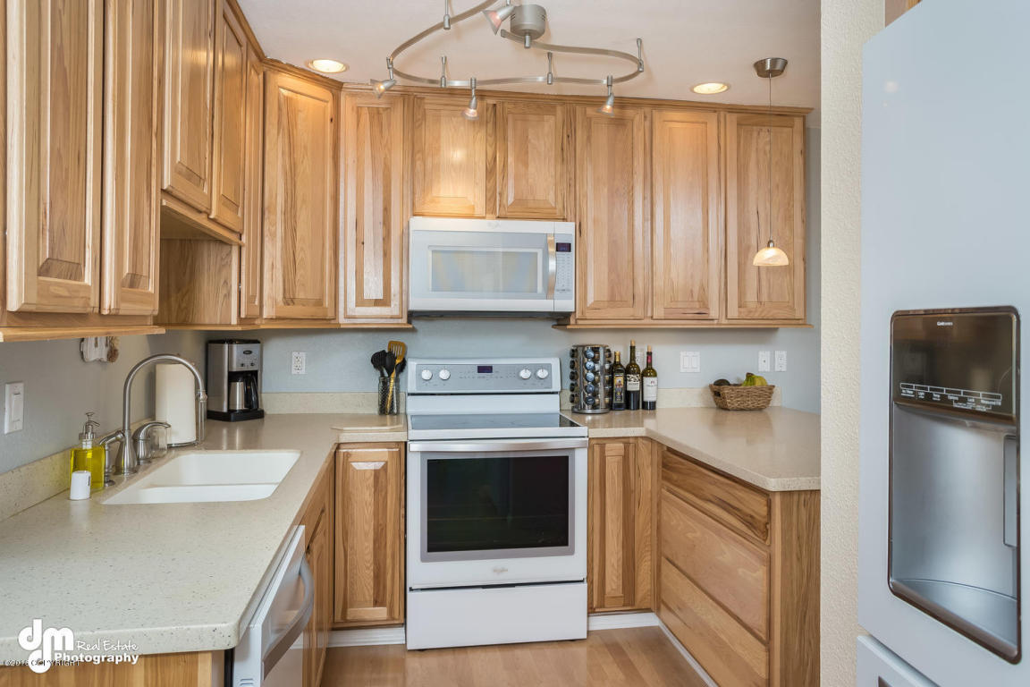 904 W 80th Ave