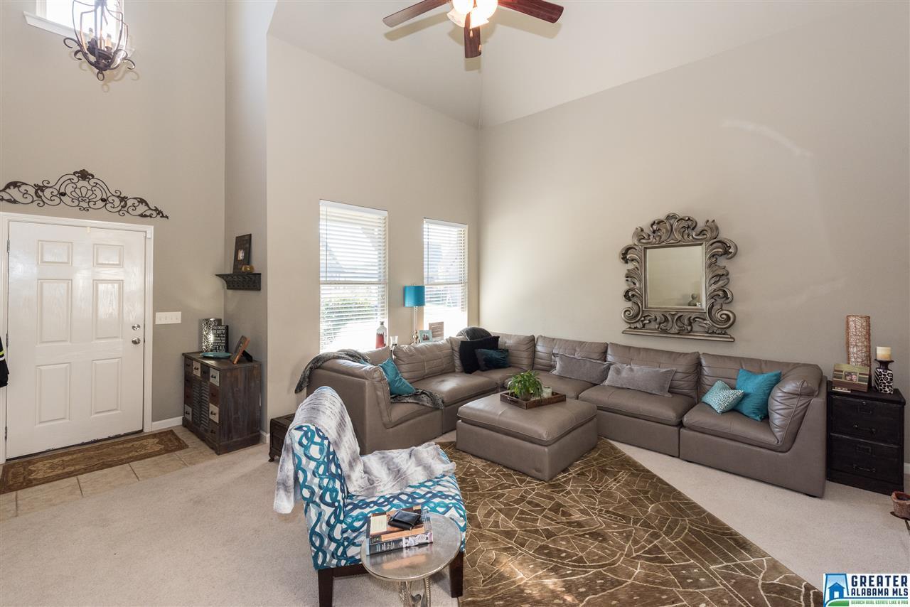 1327 Mountain Ln