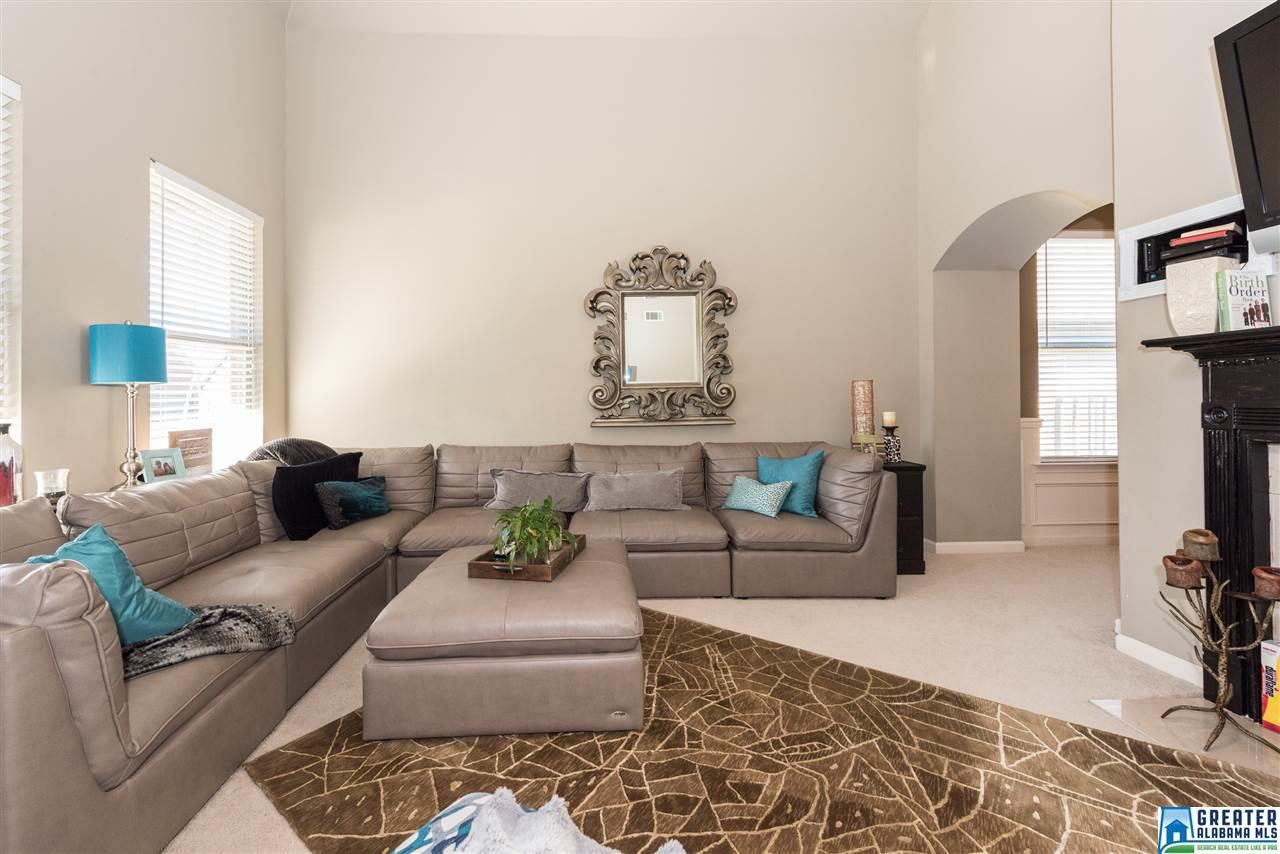 1327 Mountain Ln