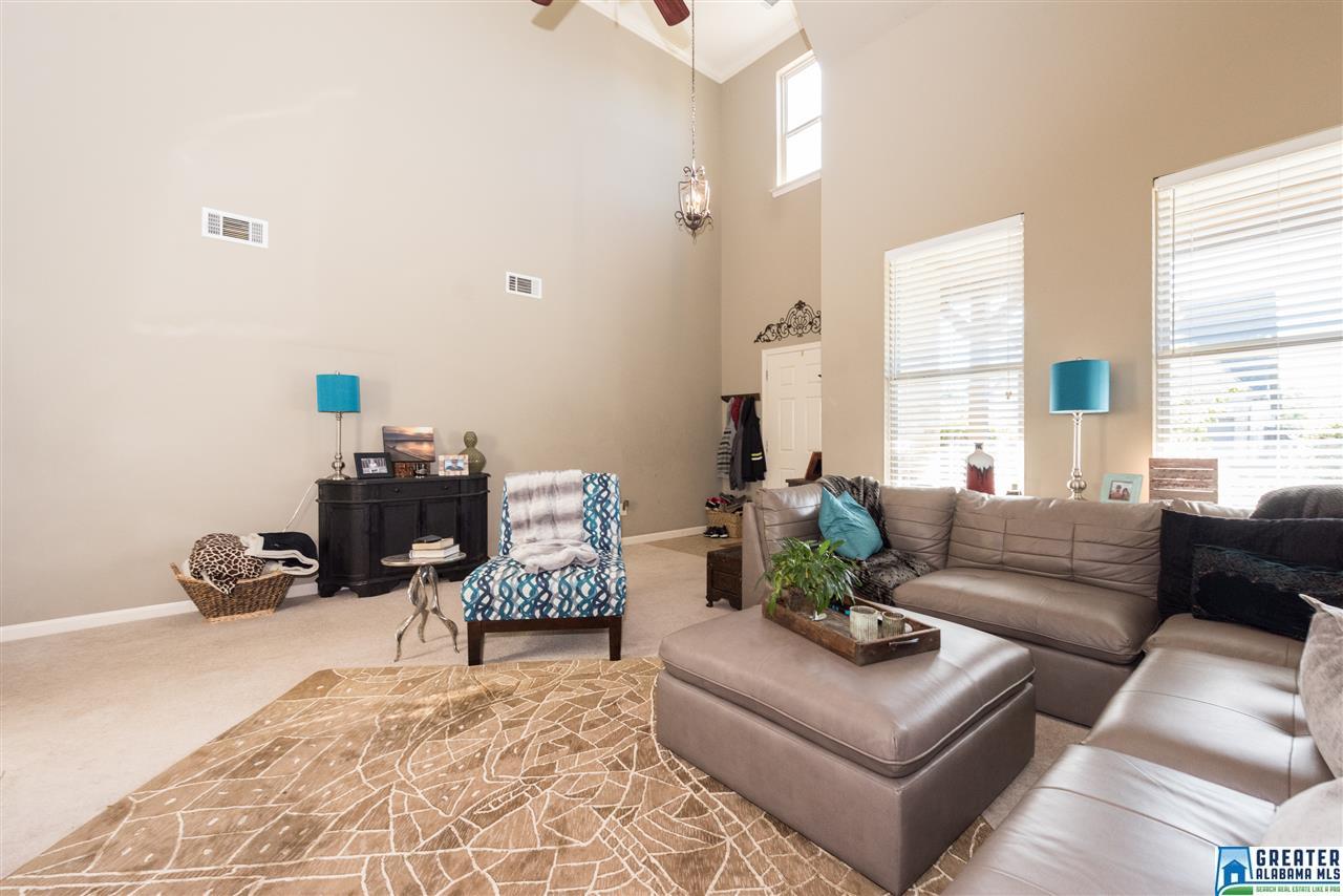 1327 Mountain Ln