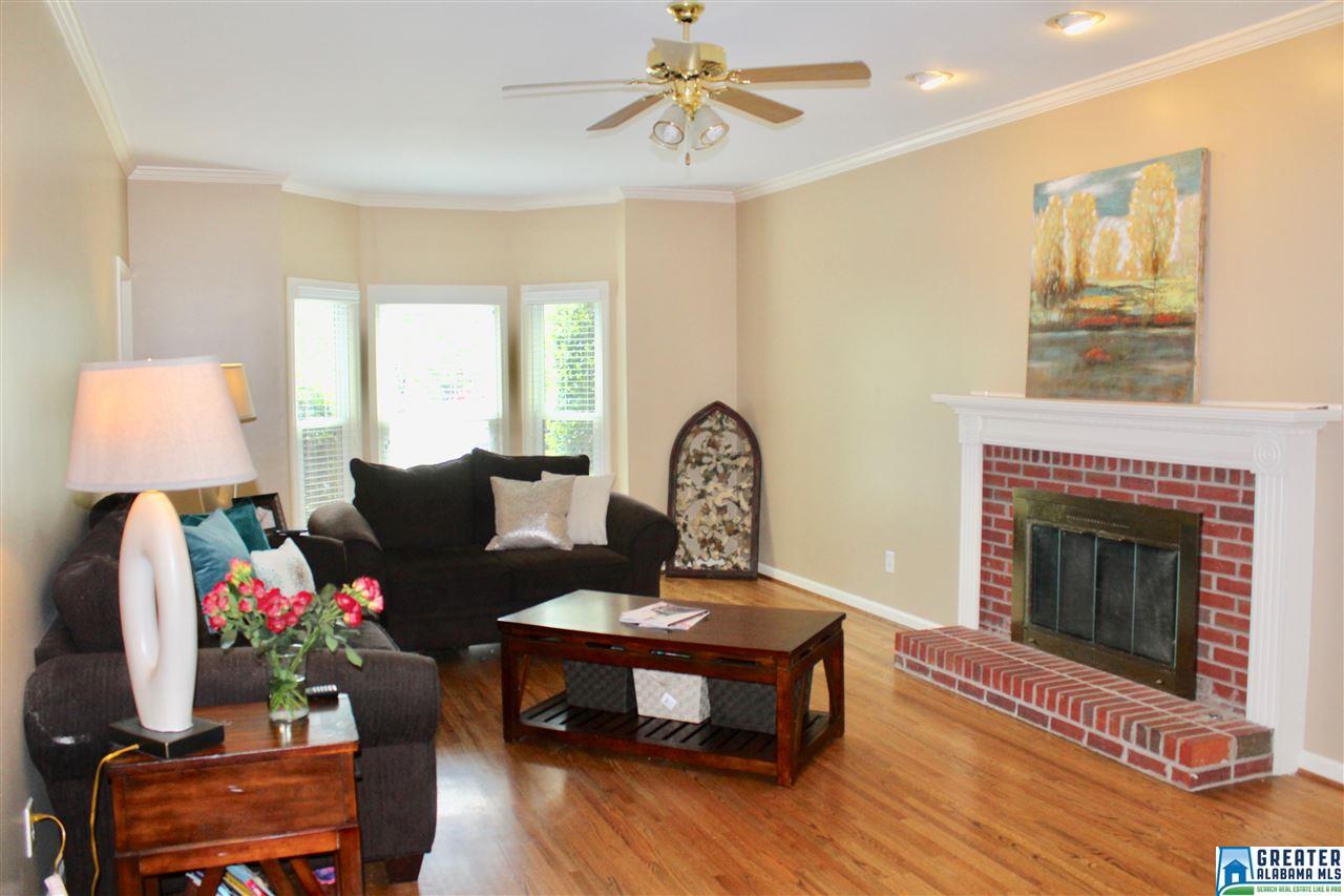 2074 Crosscrest Dr