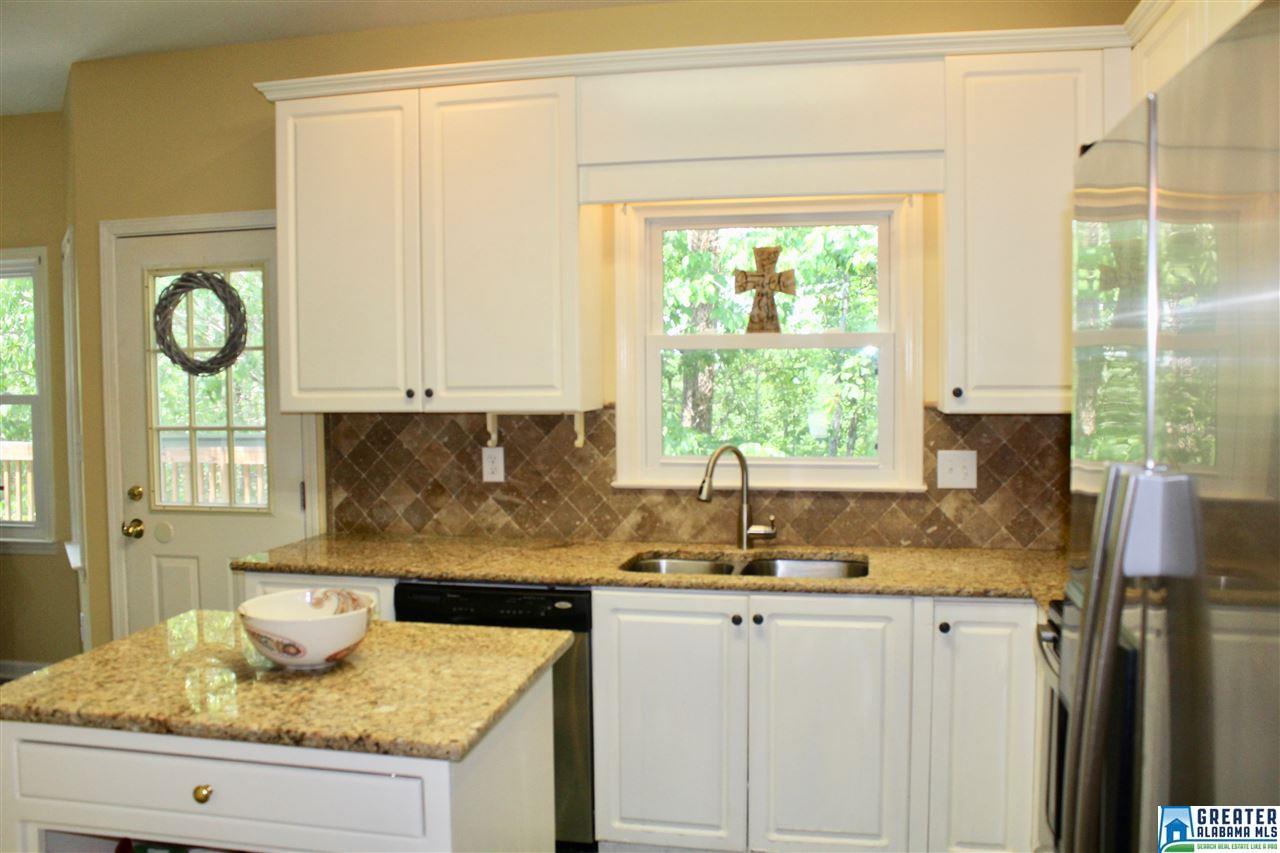 2074 Crosscrest Dr
