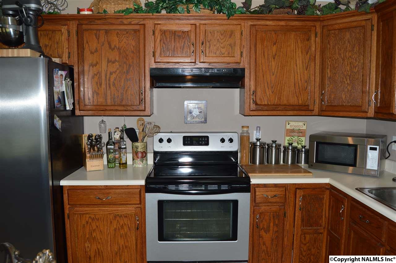 For Sale: 1107 Edgewood St Decatur, AL 35601