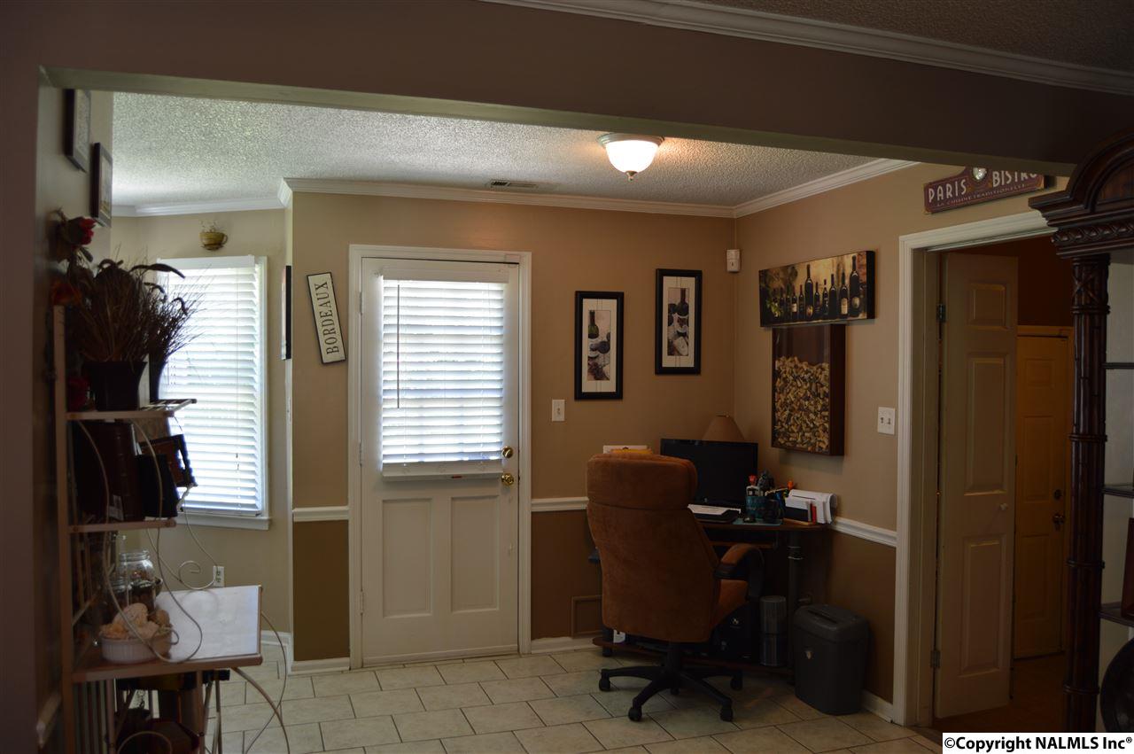 For Sale: 1107 Edgewood St Decatur, AL 35601
