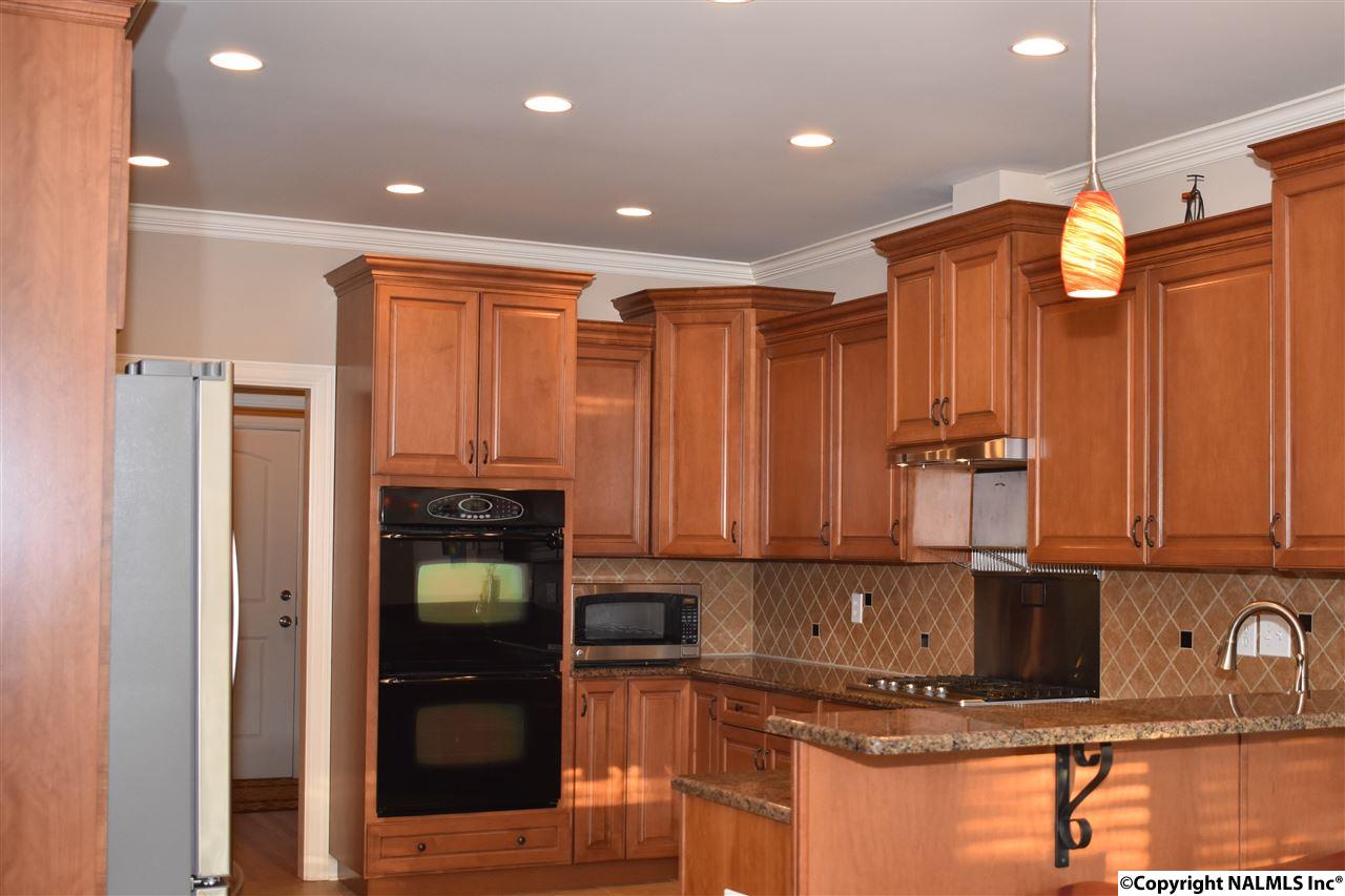 102 Miniver Pl