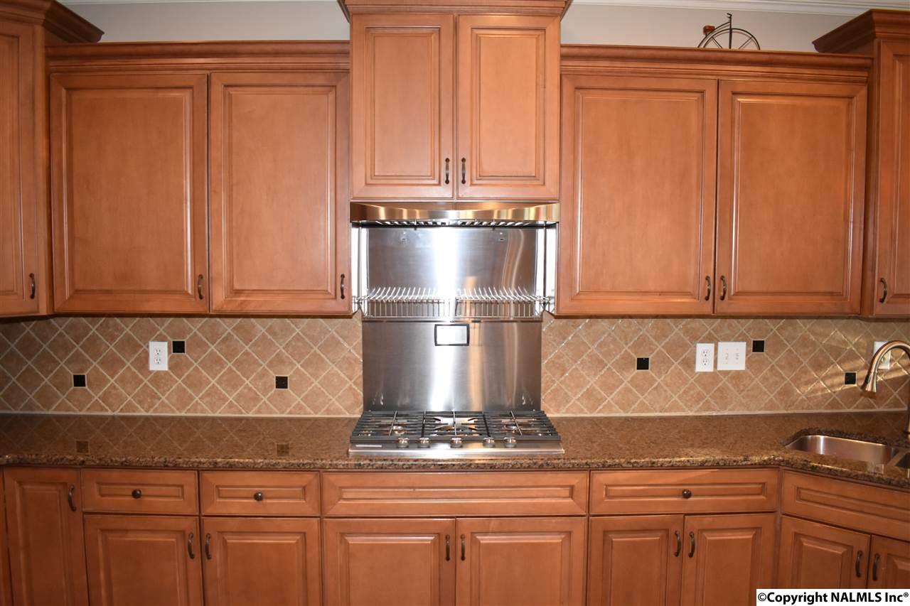 102 Miniver Pl