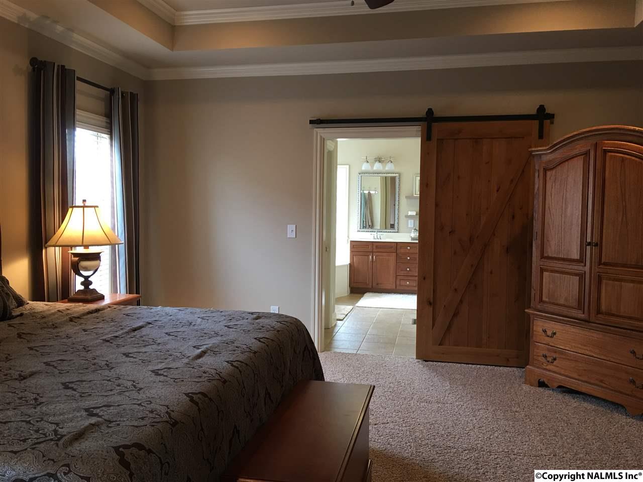 102 Miniver Pl
