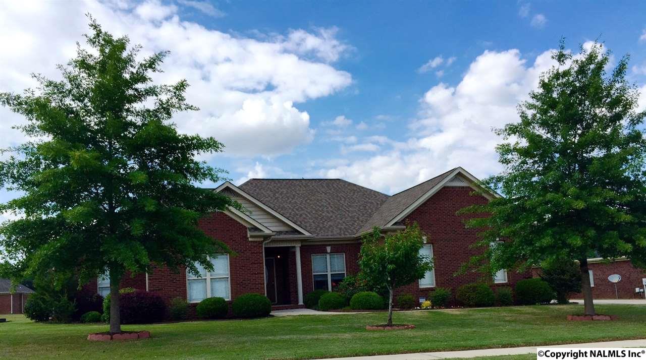 For Sale: 105 Barton Creek Dr Meridianville, AL 35759