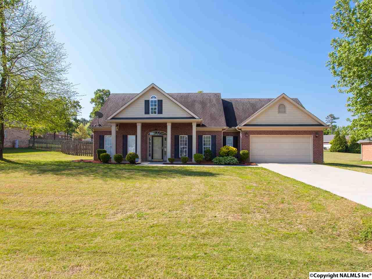 220 Duck Creek Dr, New Market AL 35761
