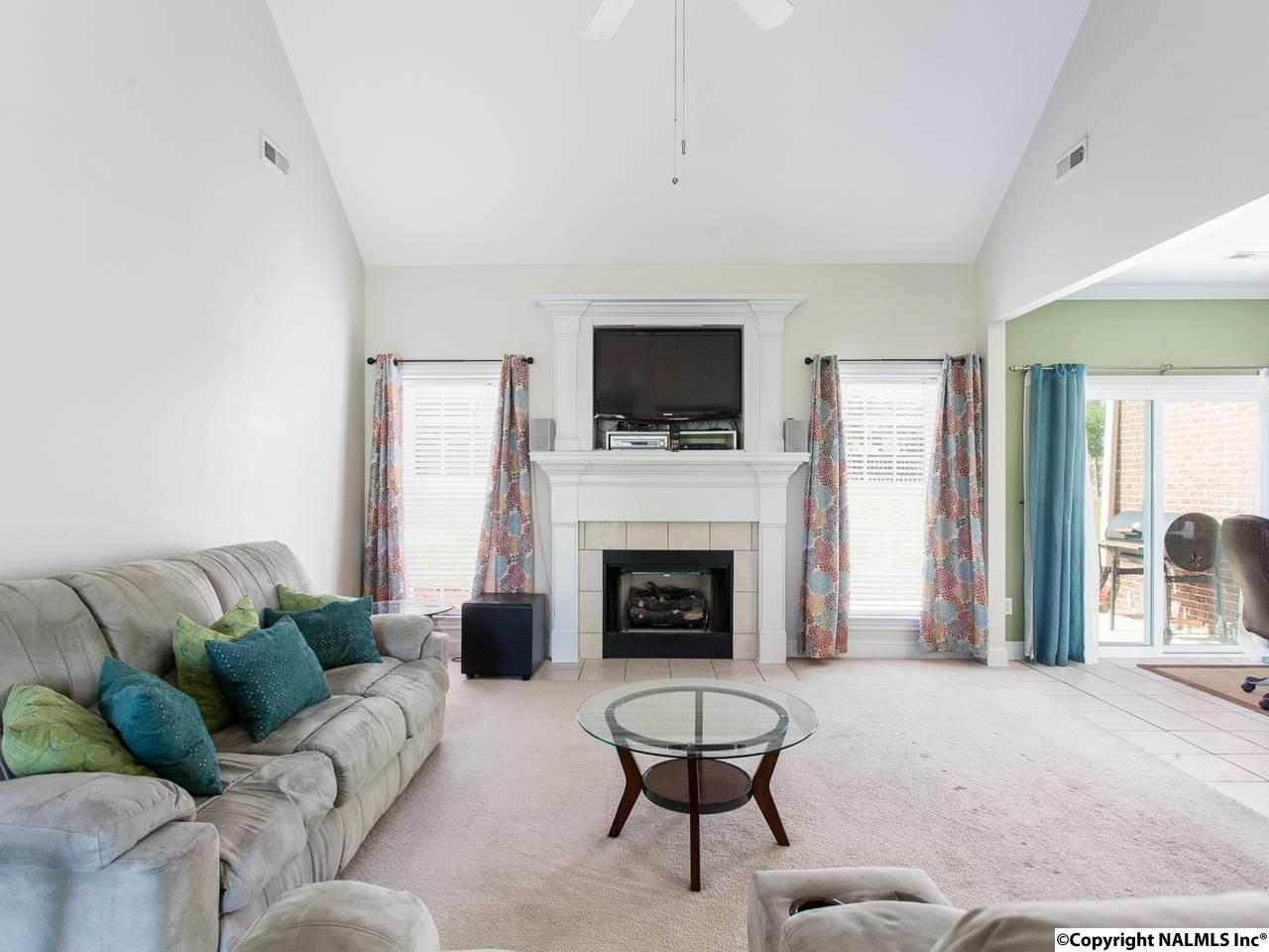 220 Duck Creek Dr, New Market AL 35761