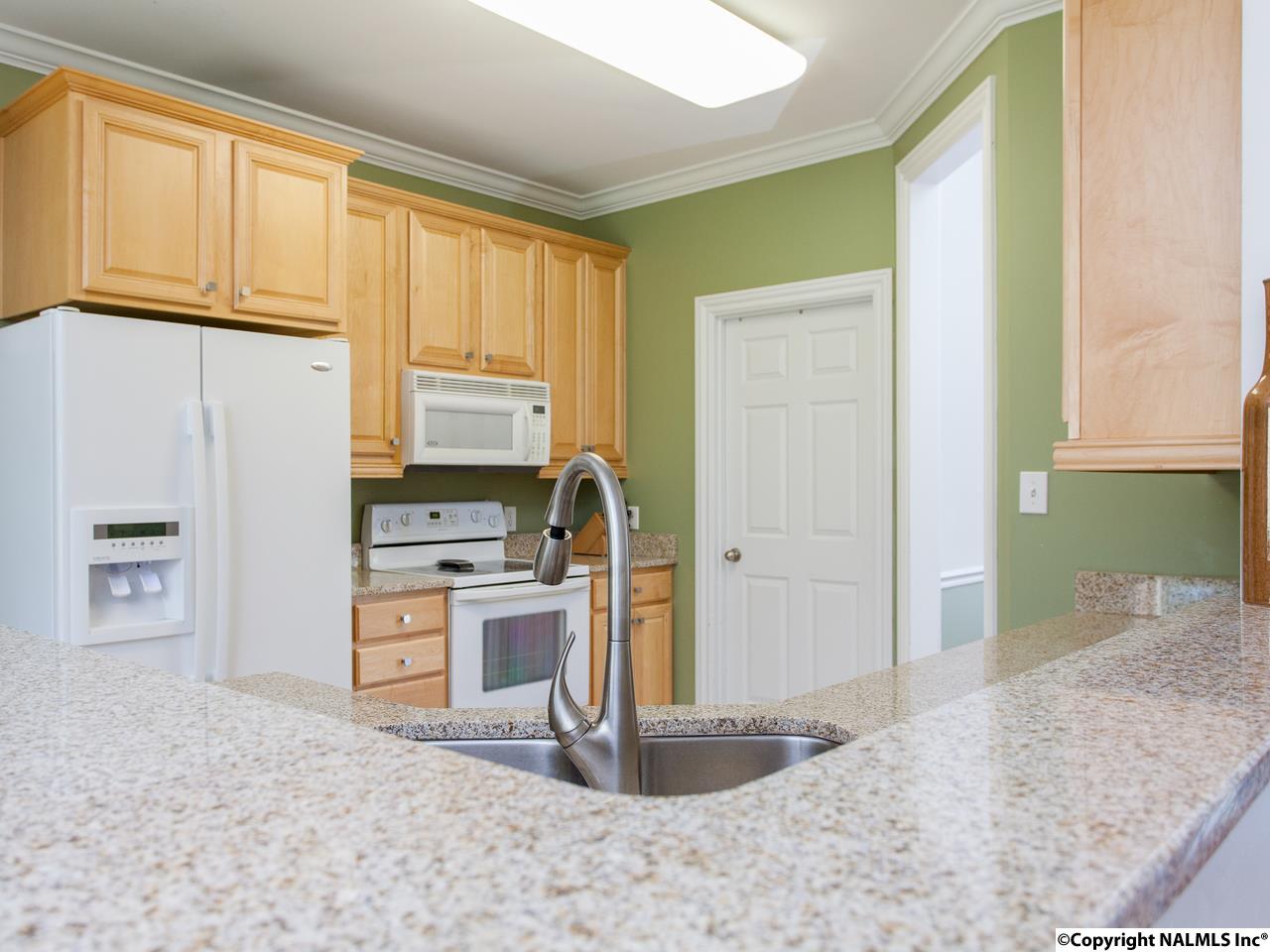 220 Duck Creek Dr, New Market AL 35761