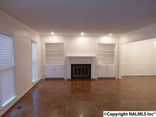 114 Valley Way Cir SE