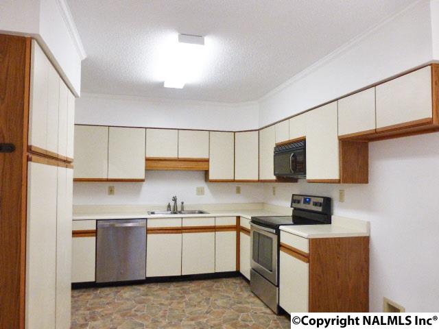 114 Valley Way Cir SE