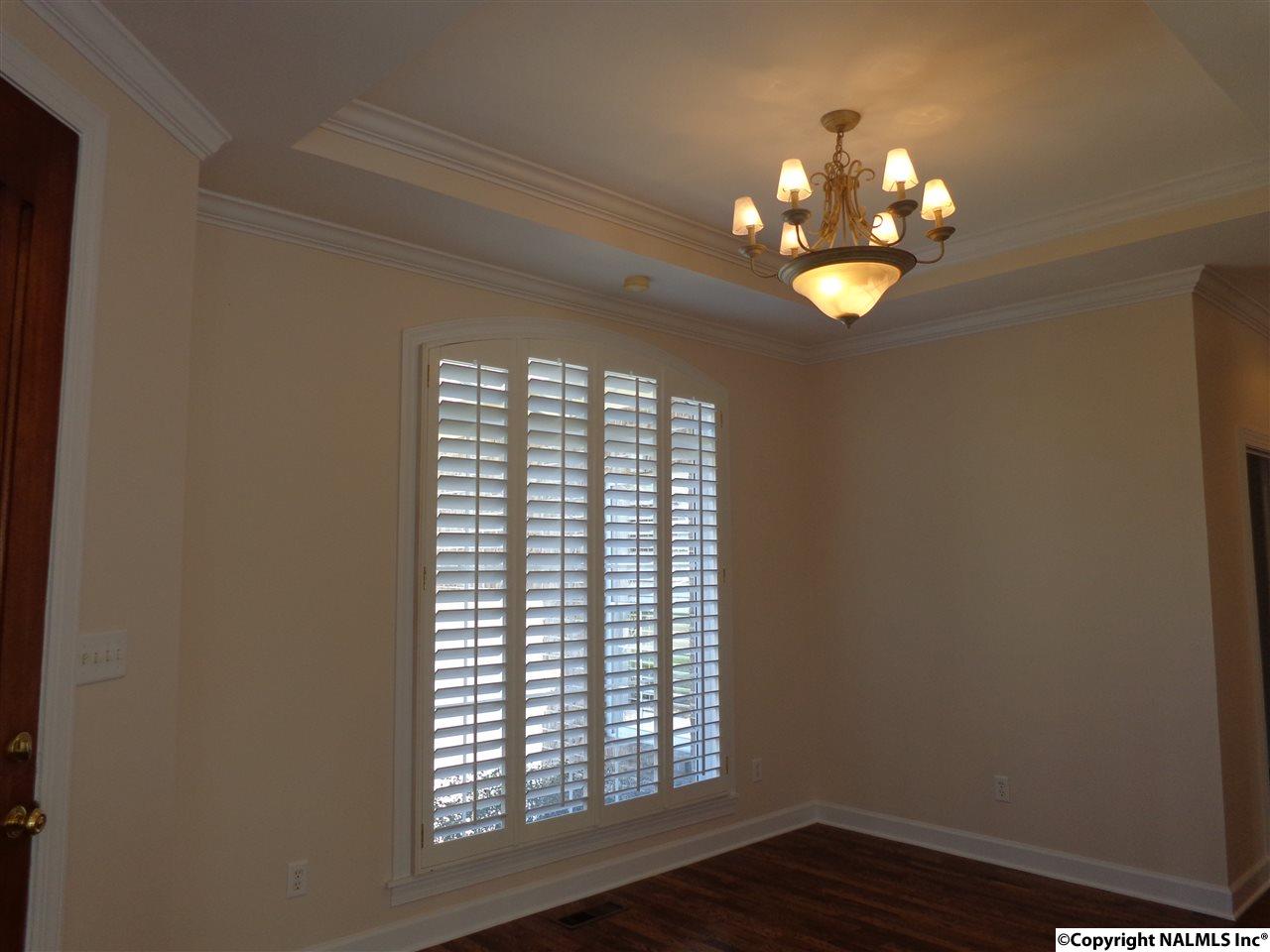 802 Ivy Trl