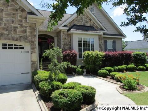 3070 Hawthorne Cir