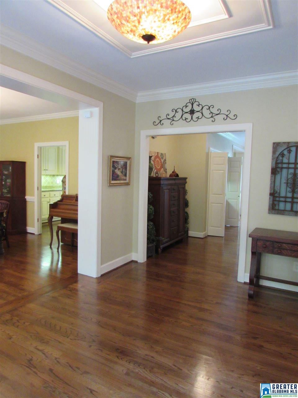 306 Oak Leaf Ln