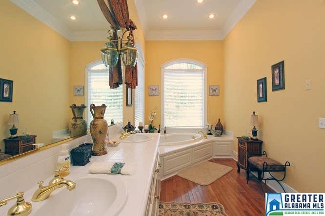 63 Inez Dr