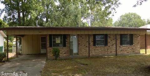 2001 Boyce St