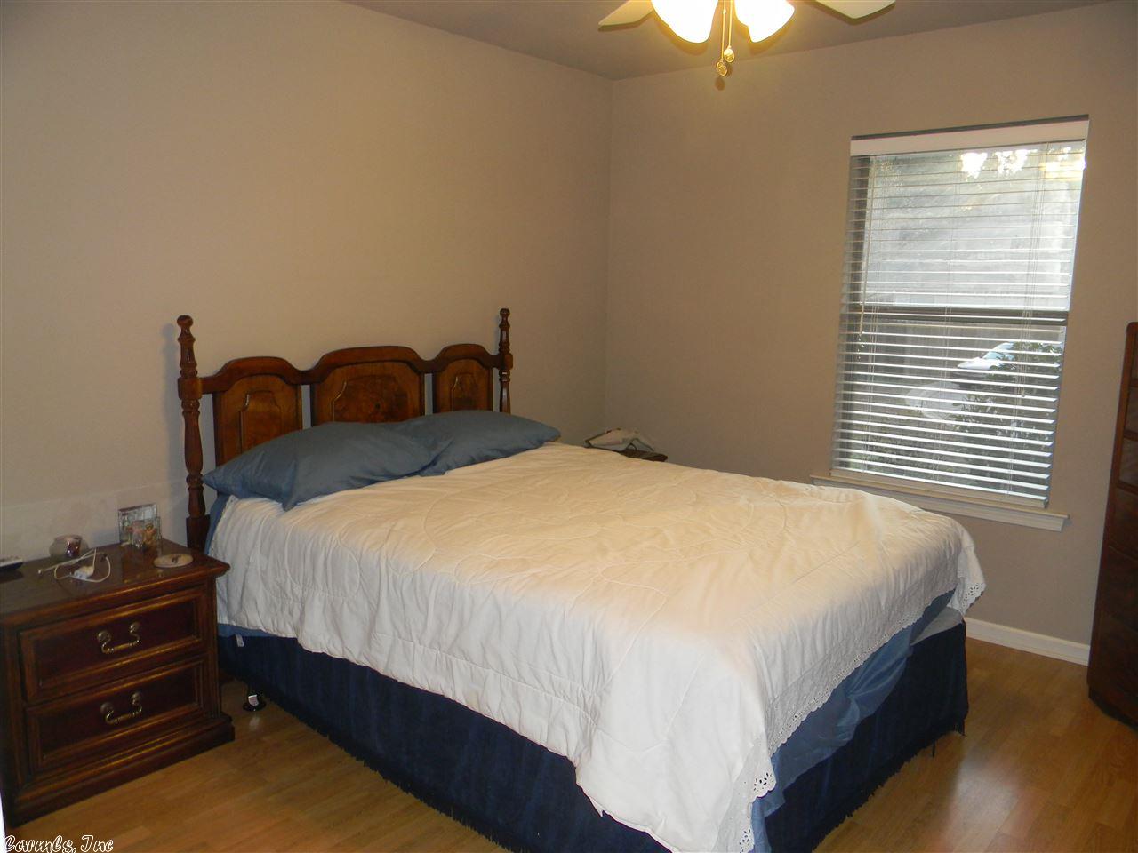 122 Austin Ln