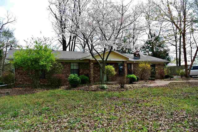 38 Eaglebrook Dr