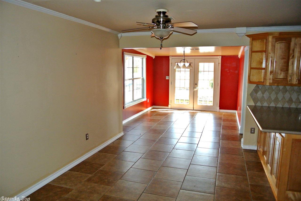 38 Eaglebrook Dr