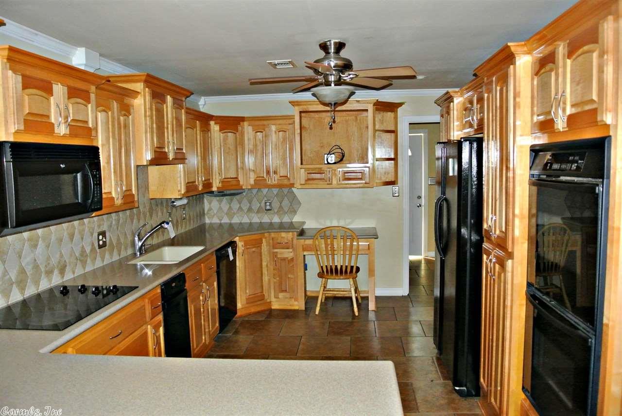 38 Eaglebrook Dr