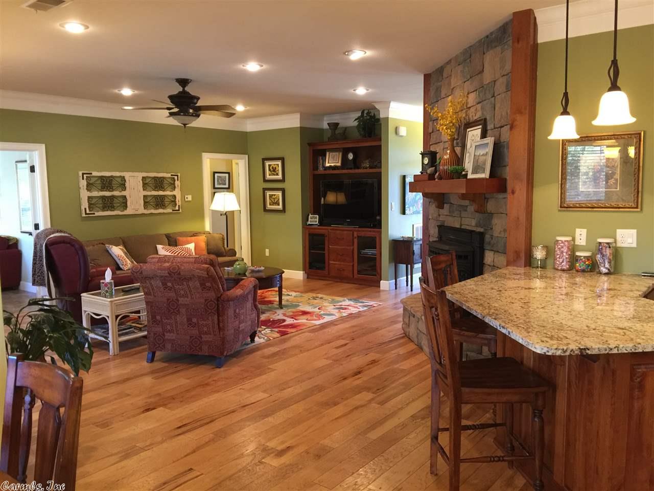 45 Brittany Cove Ln