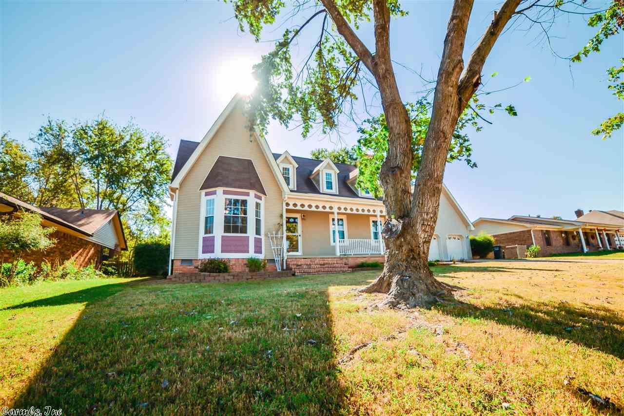 921 Foxwood Dr