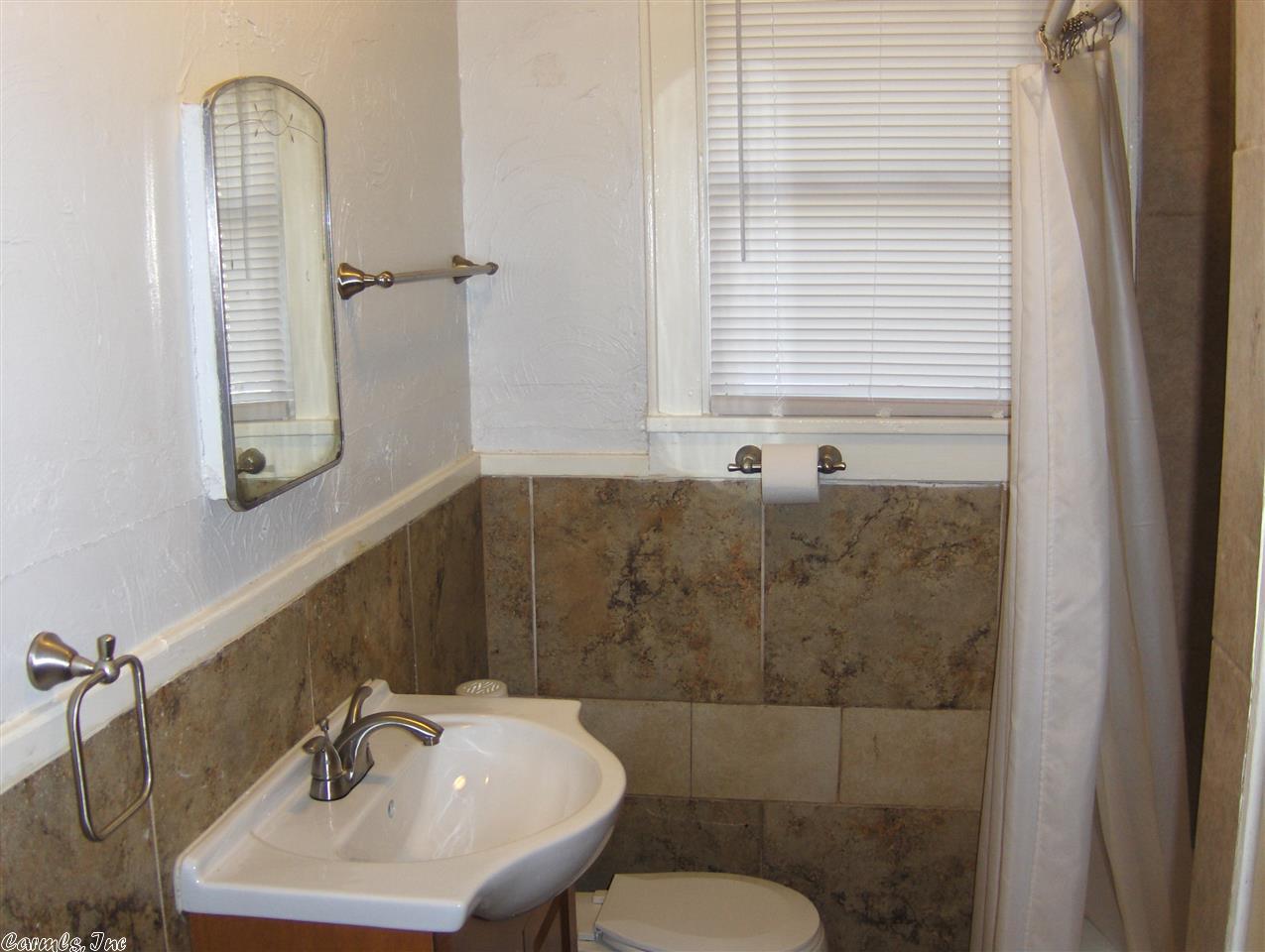 1412 W Short 17th