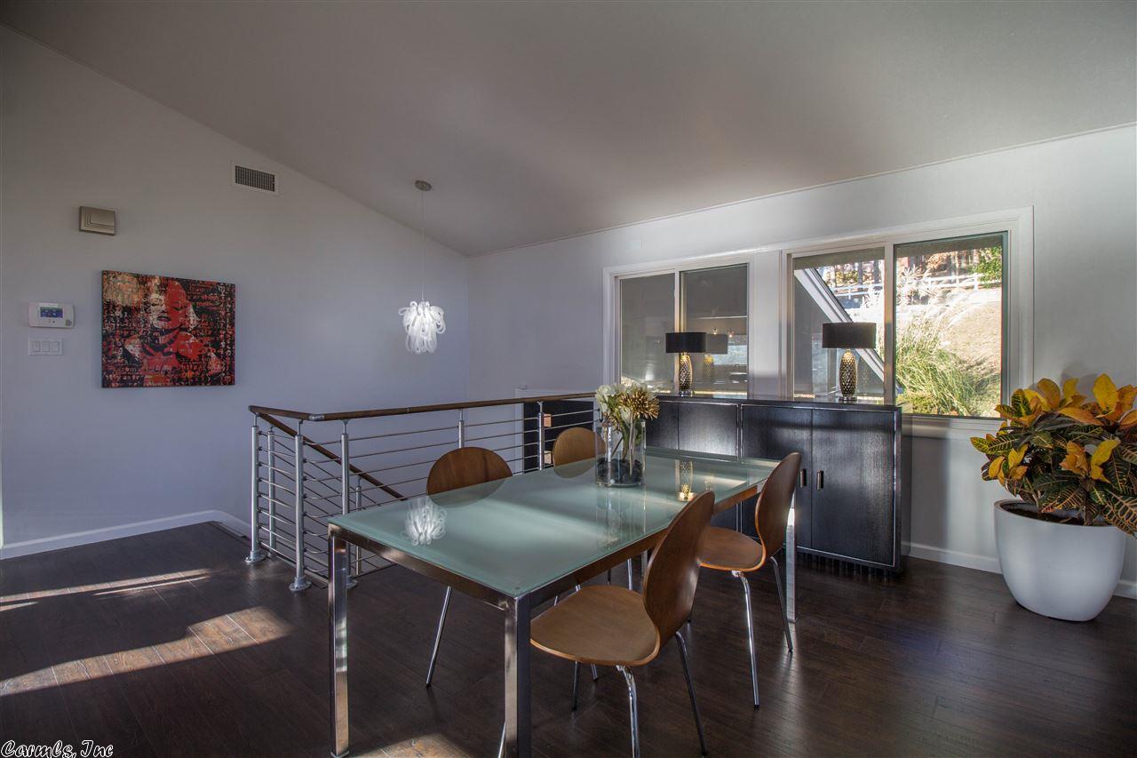 17 Vista Dr