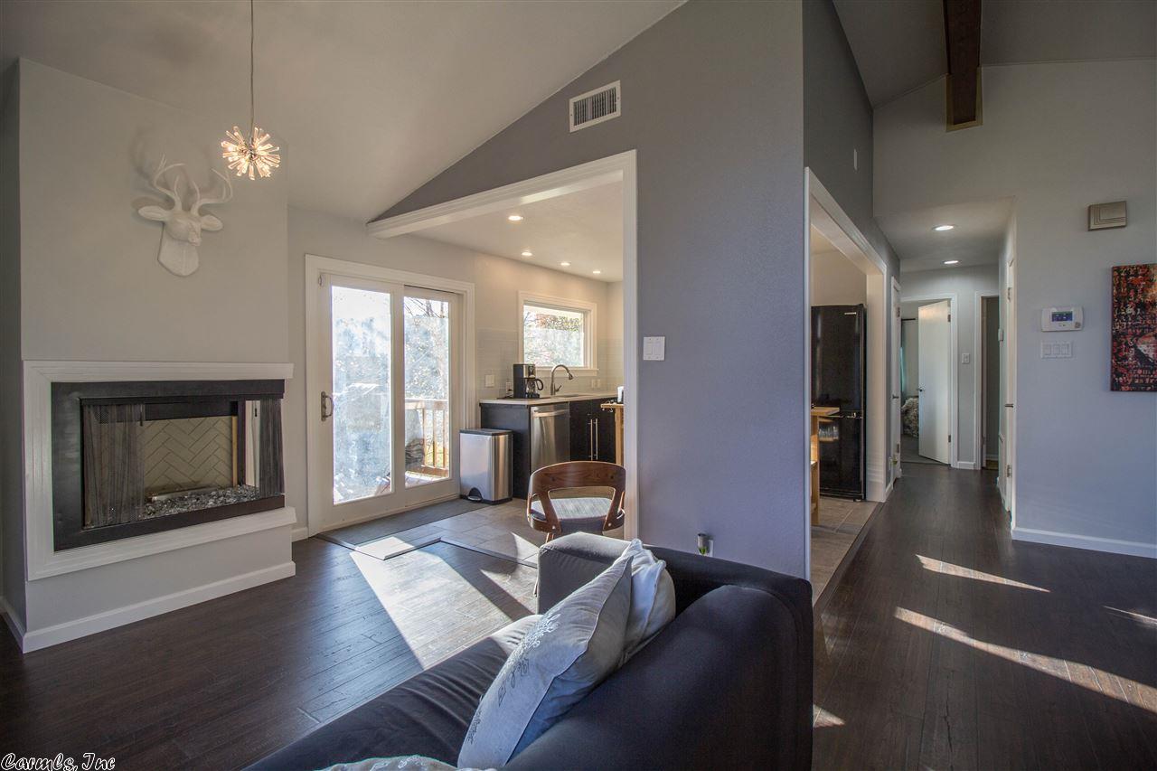 17 Vista Dr