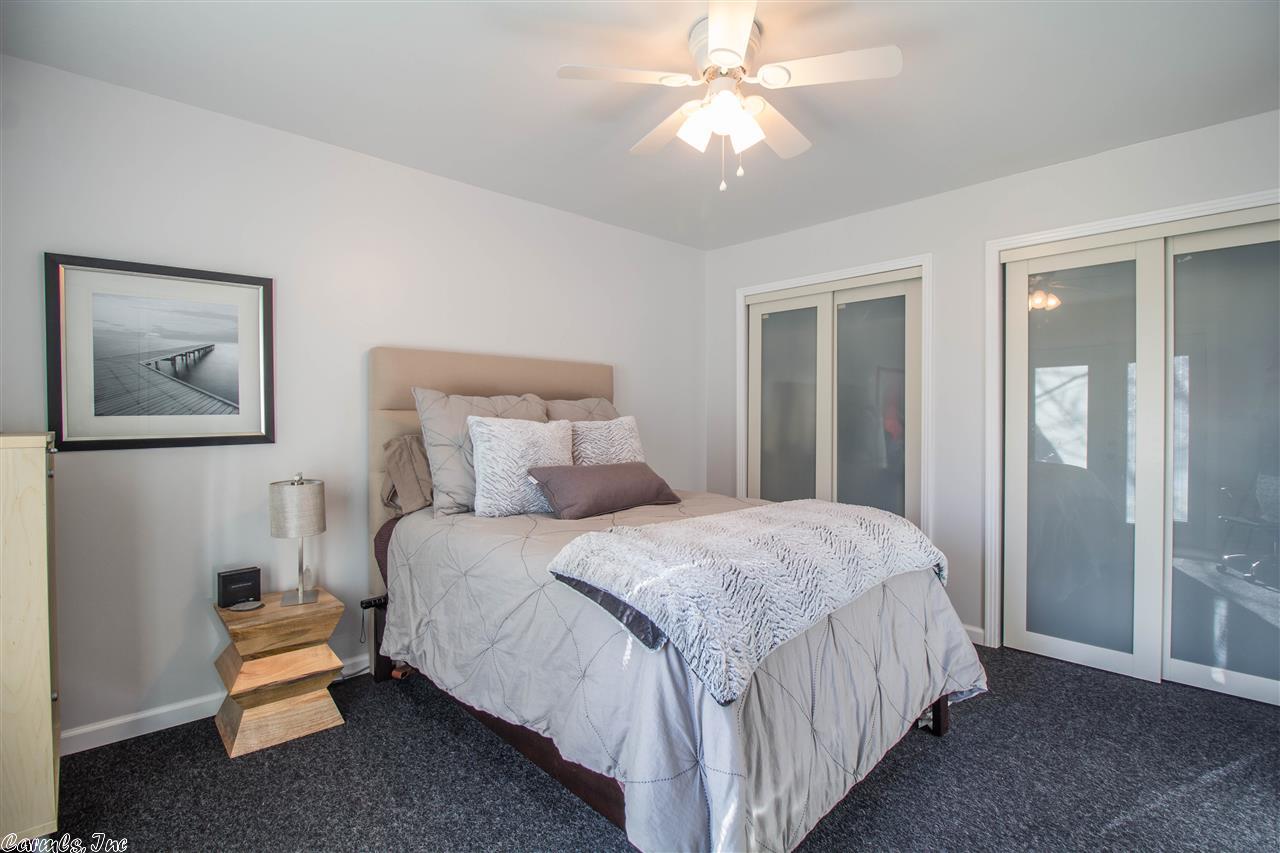 17 Vista Dr