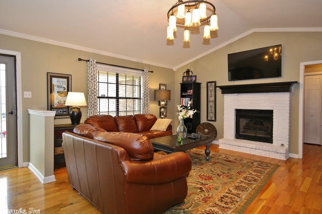 2401 Peach Tree Dr