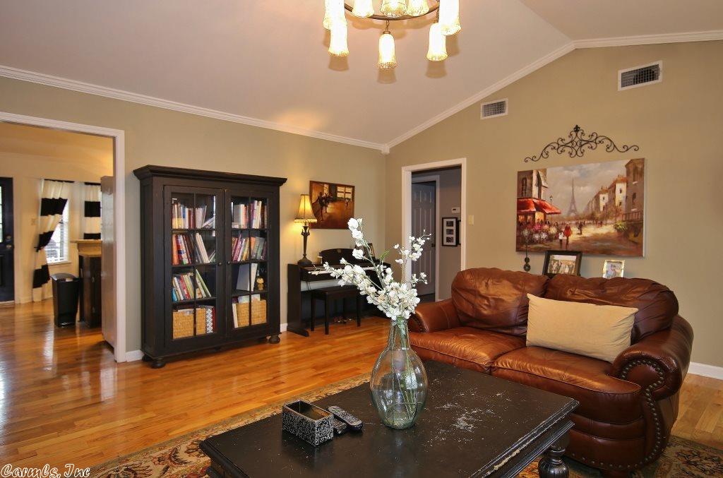 2401 Peach Tree Dr