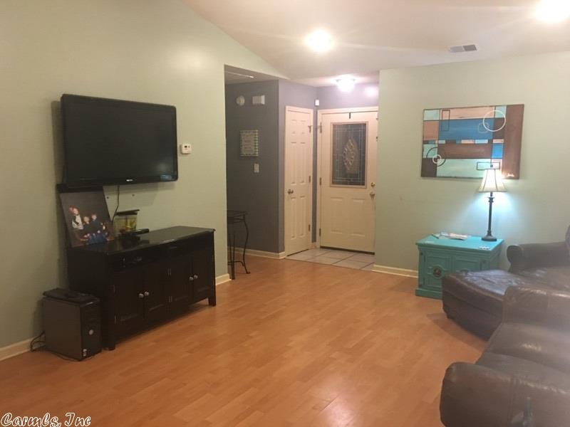 108 Chandler Cv