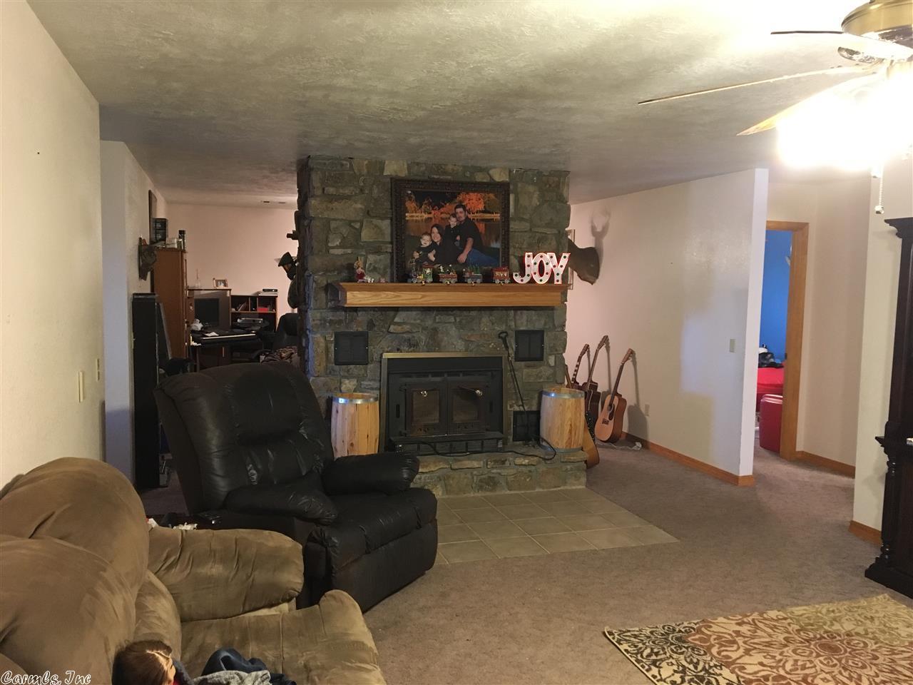 408 E Simstown Rd